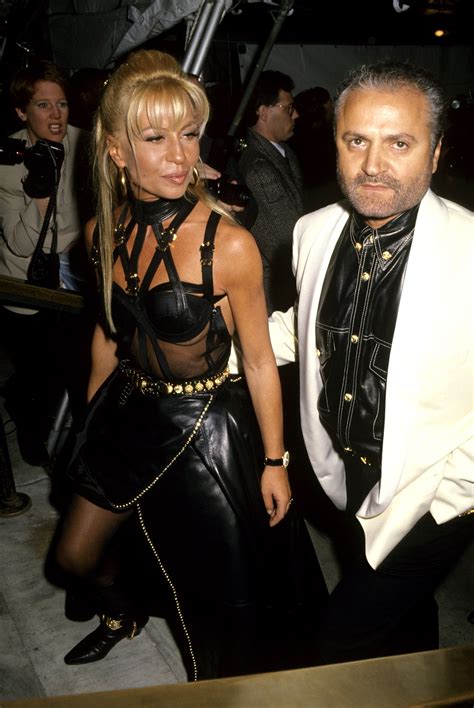 quien es el dueño de versace|gianni Versace edad.